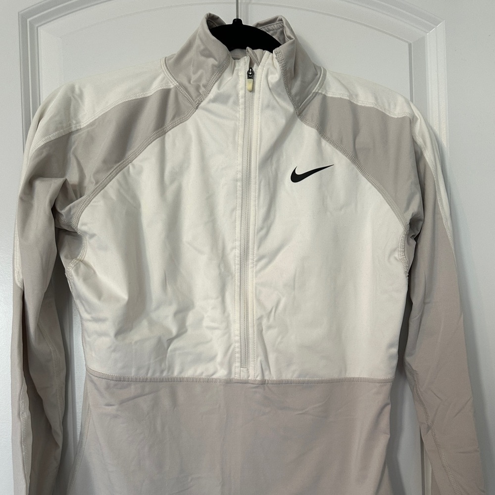 Nike Pro Dri-Fit Size Medium Long Sleeve Athletic Top Thumb Holes 1/4 Zip